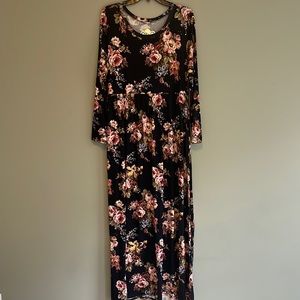 Dreaming of You Navy Floral Maxi - NWT